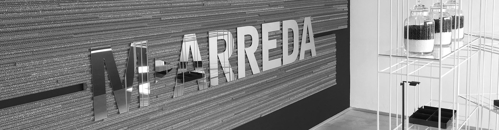 pannello con nome azienda