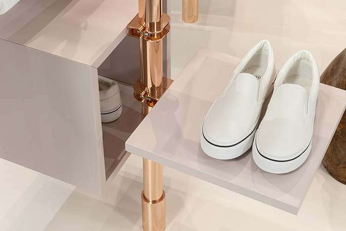 Porta cappelli, cubi, porta borse e porta prezzi