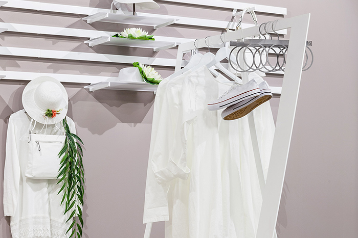 Allestimento di abbigliamento Centrali