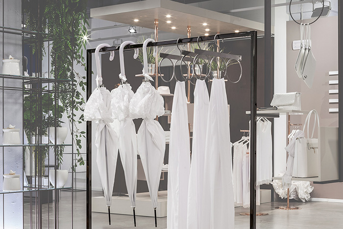 Allestimento di abbigliamento Centrali